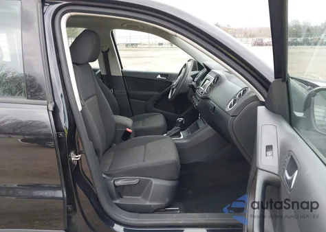 2017 Volkswagen Tiguan 2.0T/2.0T S z USA, uszkodzony, nr VIN WVGBV7AX7HK046290
